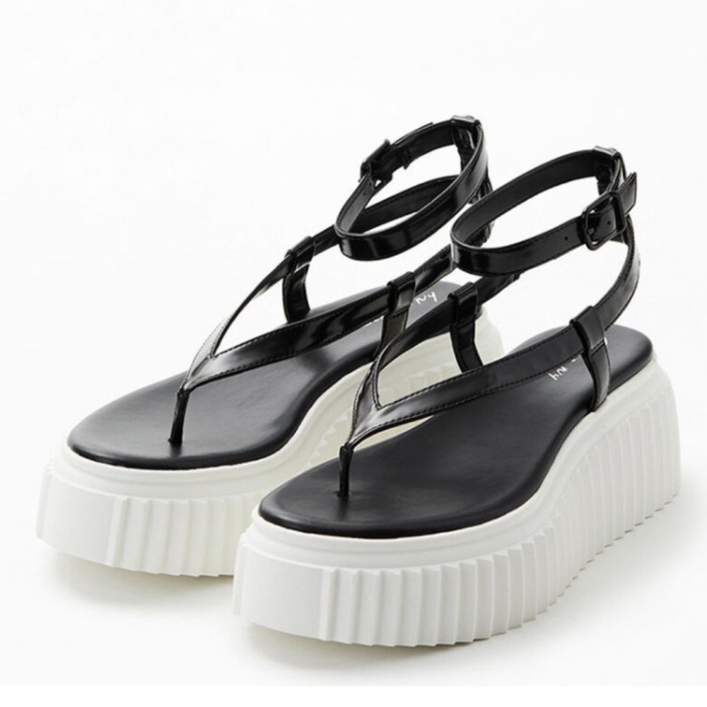 Circus by Sam Edelman Black & White Platform Thong Sandals